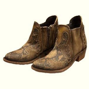 Liberty Black Uma Python Embossed Suede Cowboy Core Western Boots SZ 6